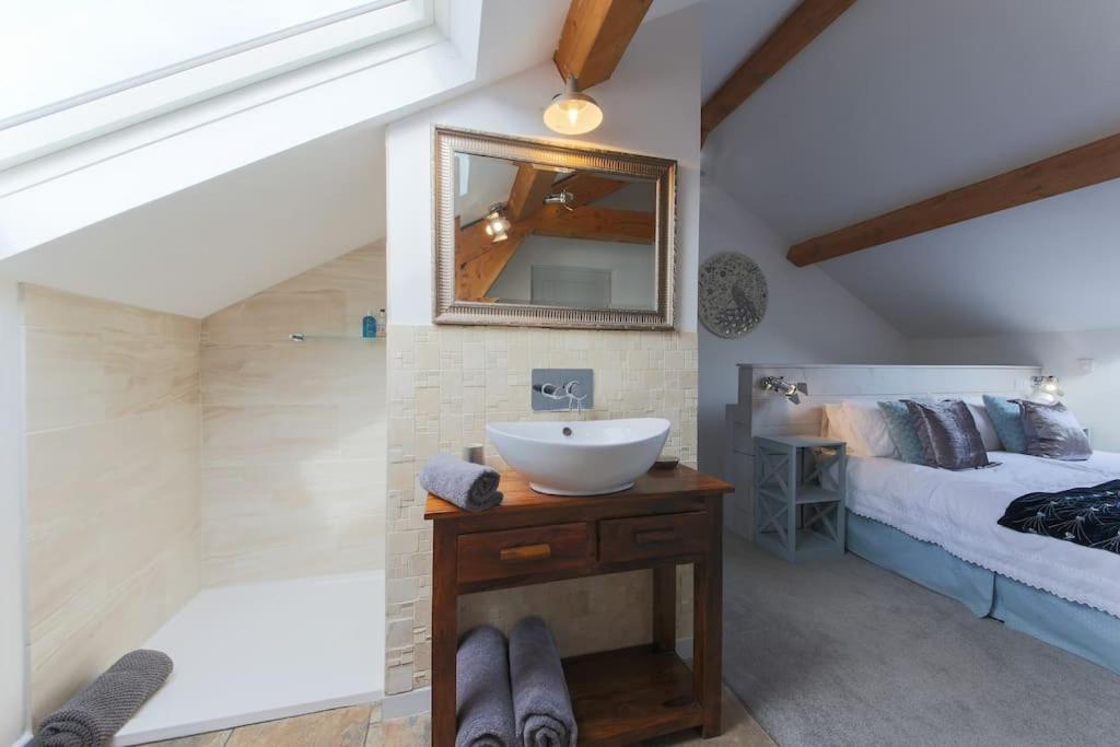 Little Bream - Pretty Cosy Cottage, Sea Views, Walk To The Beach Mawnan Smith Exterior foto